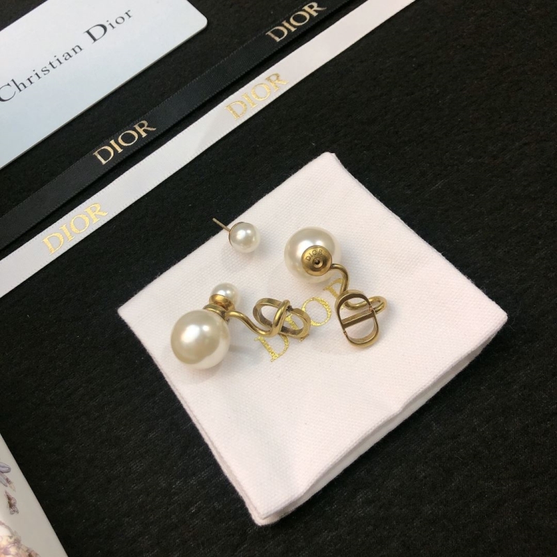 chr1st1an D10r earrings